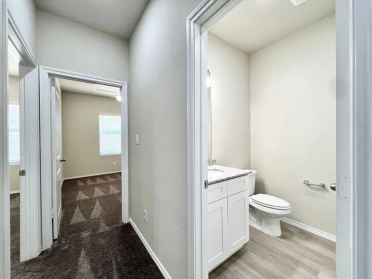 3501 NW Renfro St #204 — Photo 22