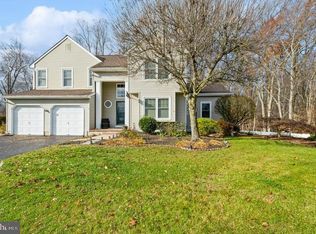 4 Kenneth Ct, Hamilton, NJ 08620