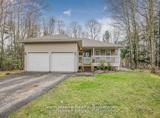 22 Laurier Blvd, Tiny, ON L9M 0J2