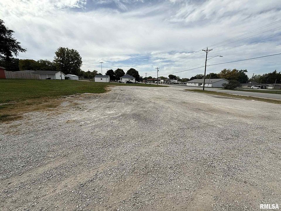 1st image of 228 6th Ave E