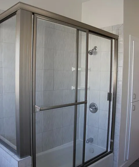 1239 S Hudson Ave — Photo 10