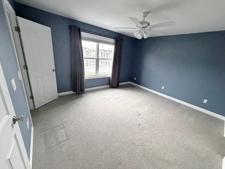 4651 Lakeside Dr — Photo 6