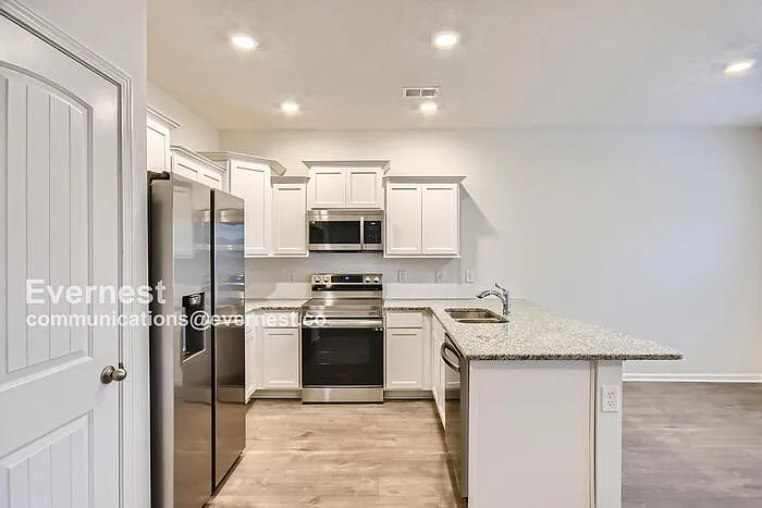 307 Raines Ct — Photo 12