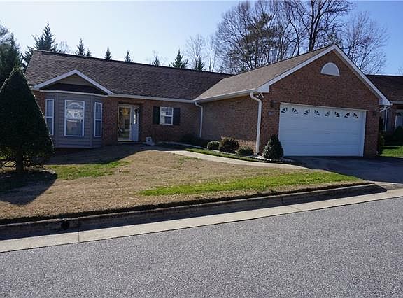2nd image of 1215 Wexford Village Cres