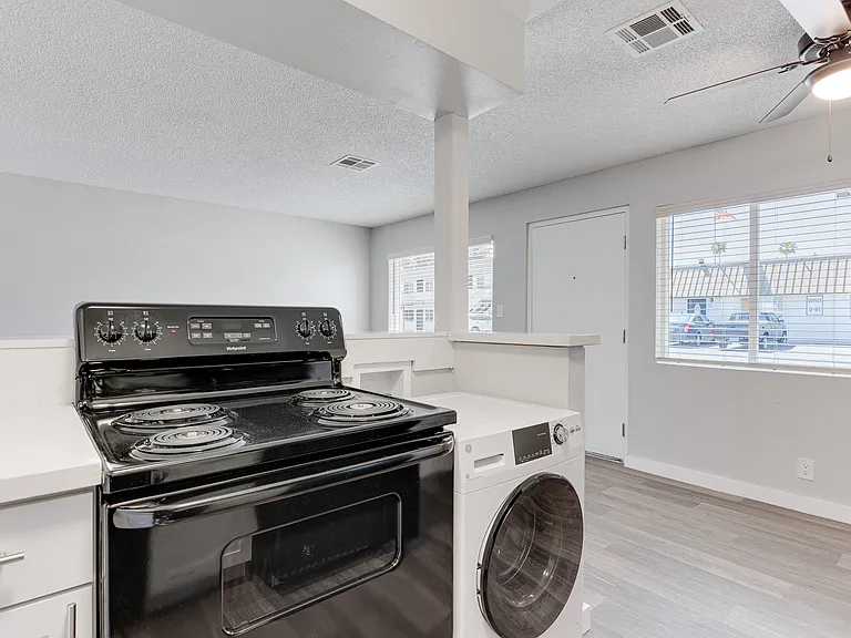 Red Rock Cove Apartments — Photo 39