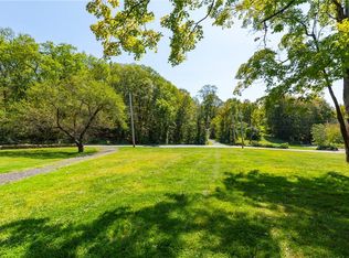 41 S Cross Rd, Staatsburg, NY 12580