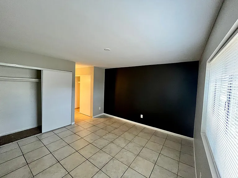 3352 W Harmont Dr #1 — Photo 20