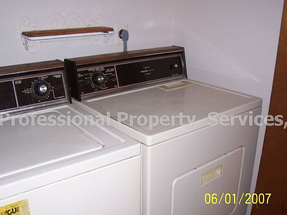 3rd image of 427 East Ave #A