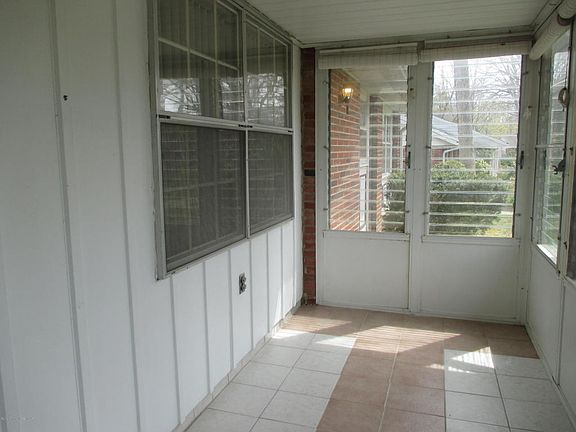 5th image of 112D Edinburgh Ln #112D