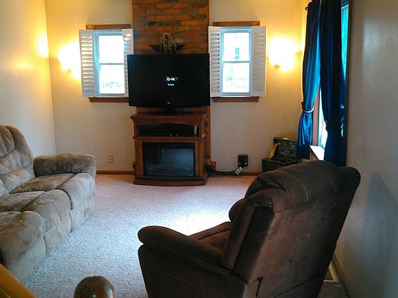 5th image of 572 Indiana Ave
