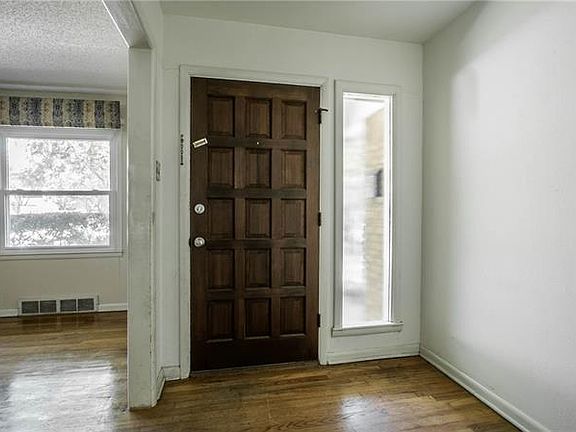 4th image of 1608 Juanita Dr