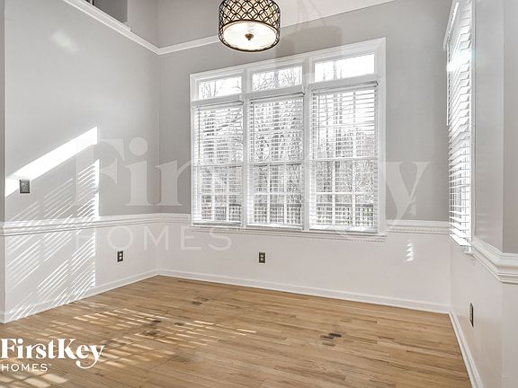 5th image of 6980 Avenbury Cir