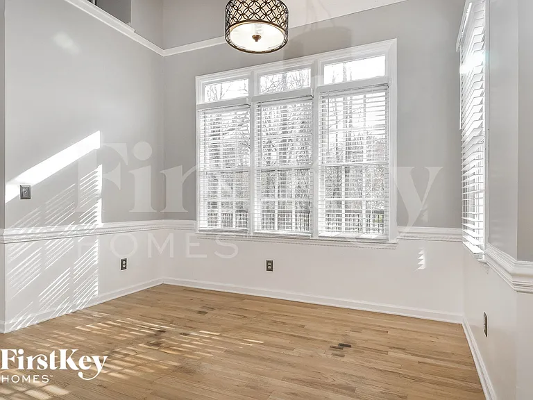 6980 Avenbury Cir — Photo 5