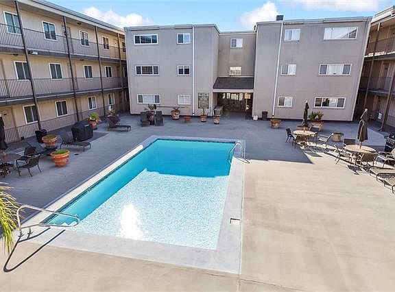 4th image of 500 Lake Marina Ave APT 302