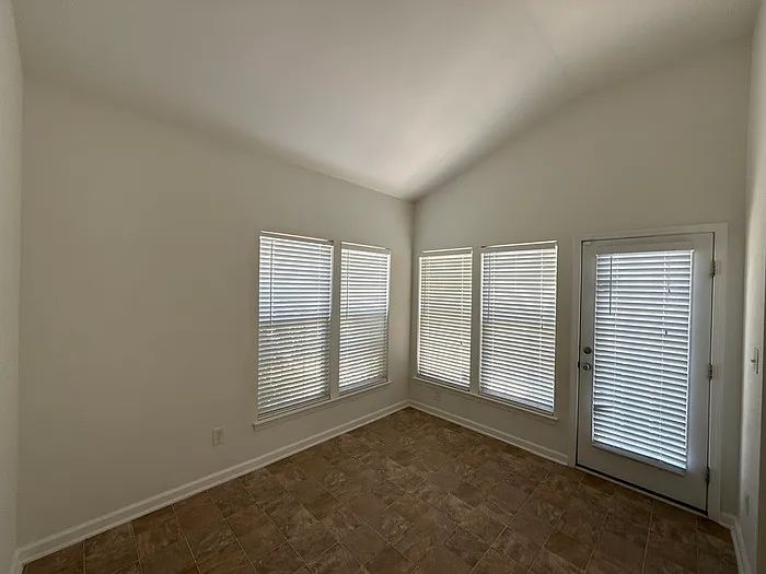 4237 Coulter Xing — Photo 10