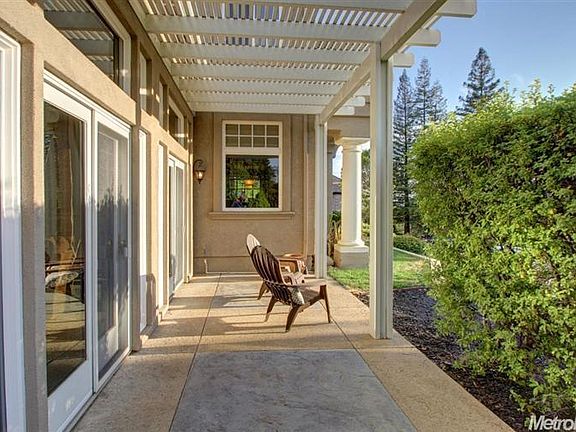 3rd image of 179 Tomlinson Dr