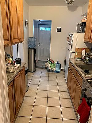 5th image of 2409 23rd Ave #1