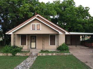 802 S Bell St, Hamilton, TX 76531