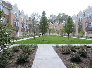 10240 S Hale Ave #C, Chicago, IL 60643