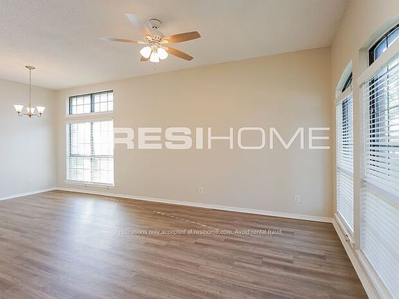 5th image of 4120 O'B Crowe Dr