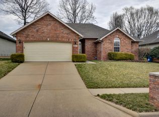 3467 W Sagamont St, Springfield, MO 65807