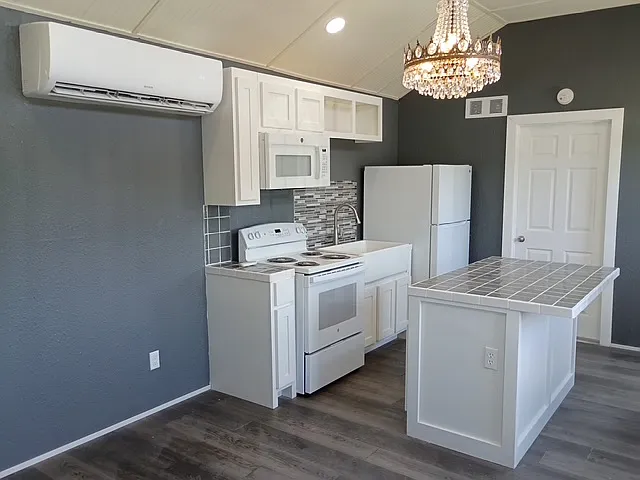 1 bed, 480 sqft, $700 — Photo 2