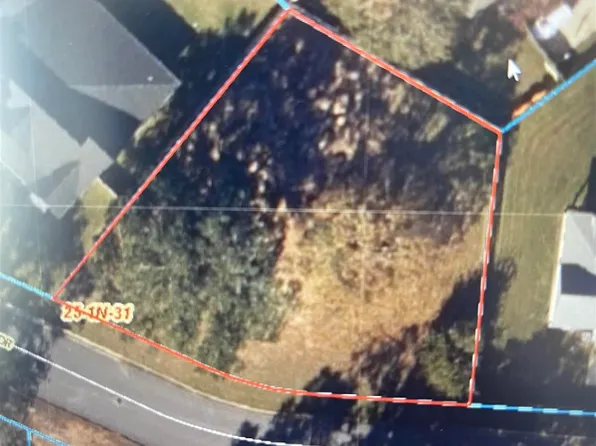 320 Swift Creek Dr, Cantonment, FL 32533