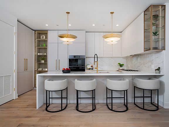 3rd image of 2254 W Chicago Ave #2N