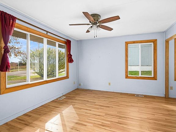 5th image of 88 Banks Blvd