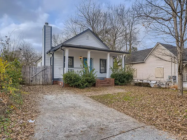 1113 Windsor St SW — Photo 6