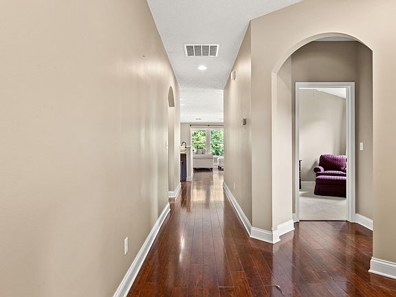 2nd image of 545 Lucille Dr