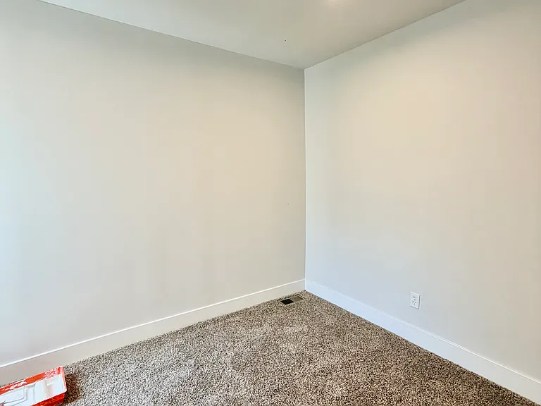 2073 Pickwick St — Photo 8