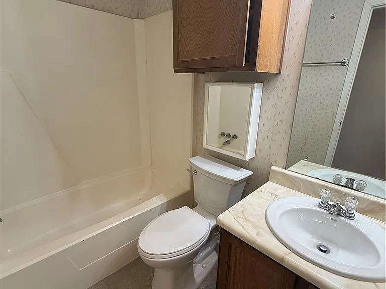 3206 Dallis Dr — Photo 7