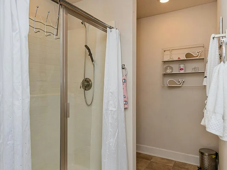 644 Hudson Valley Dr — Photo 15