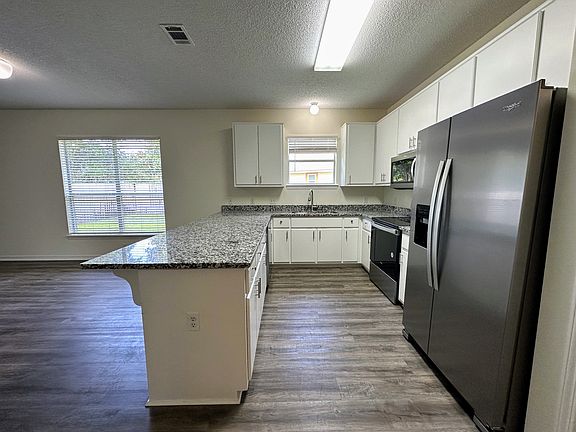 3rd image of 309 White Heron Dr