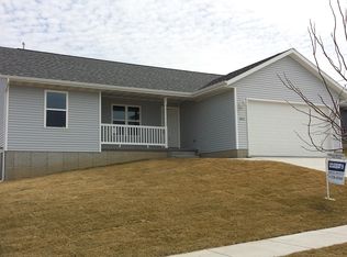6613 Ohio St SW, Cedar Rapids, IA 52404