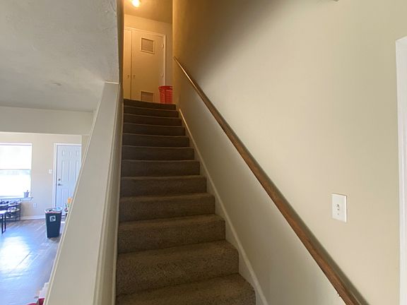 3rd image of 518 Camp Ct