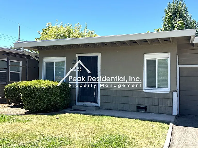 The Cottages - 2060-2088 15th Ave — Photo 5