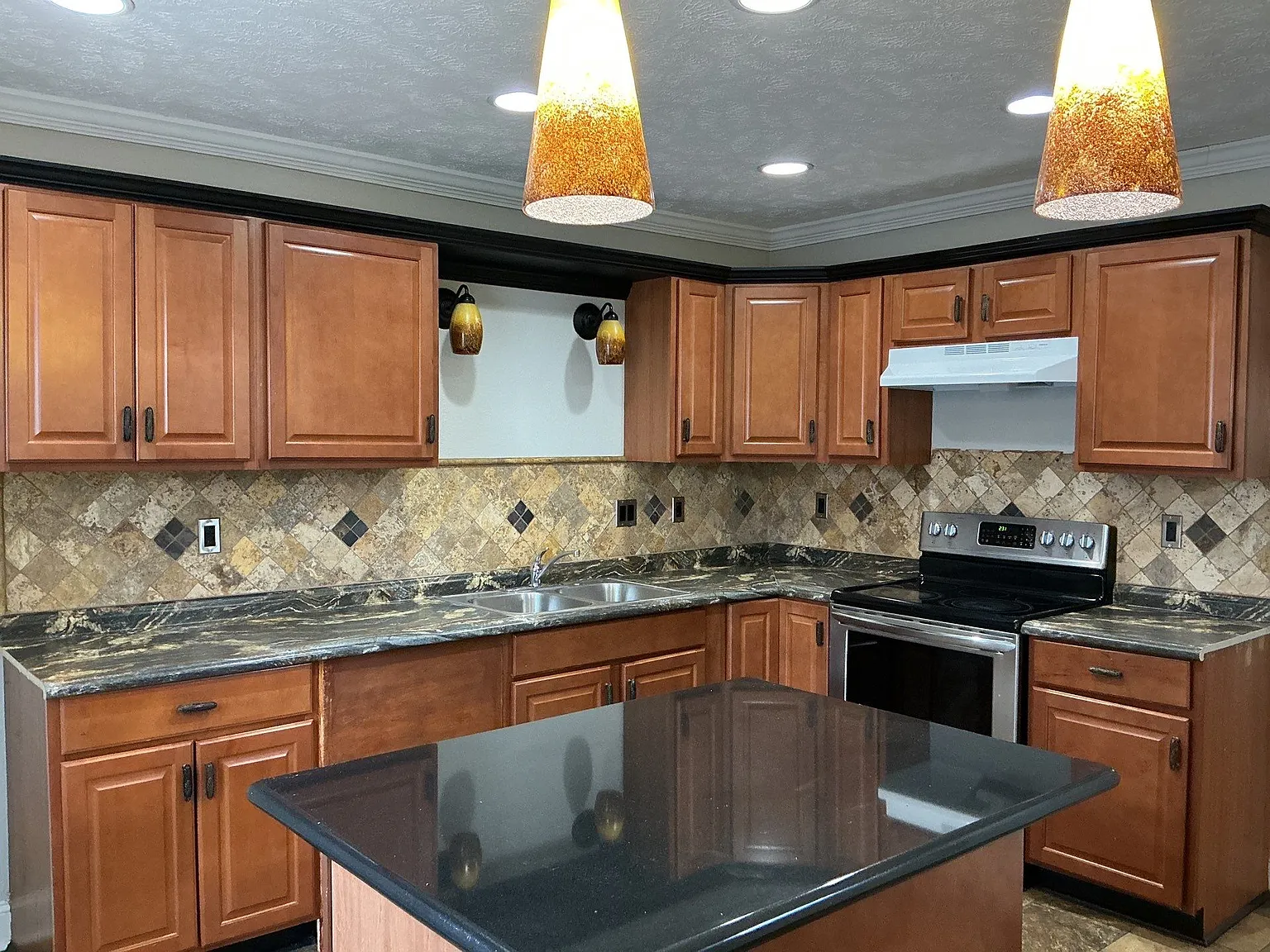 3 bed, 1220 sqft, $1,550 — Photo 2