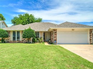 11705 SW 3rd St, Yukon, OK 73099