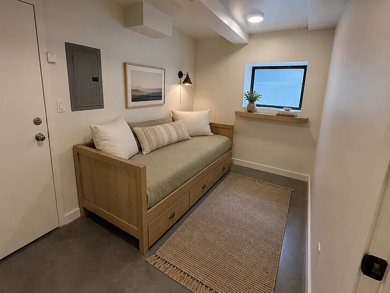 42 Jasper Pl — Photo 12