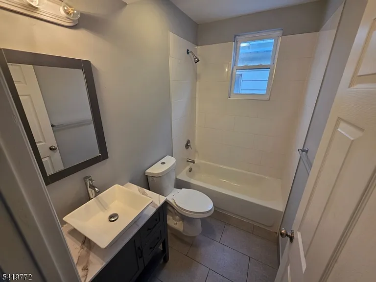 245 Marshall St #2 — Photo 6