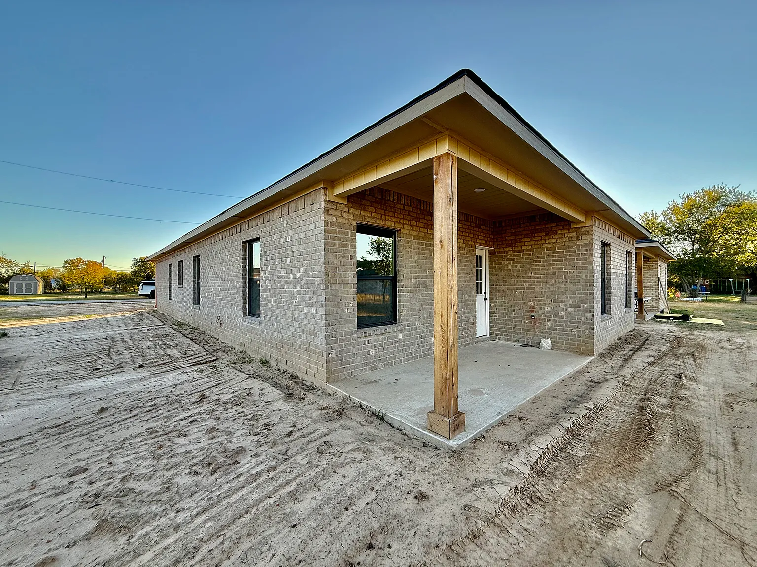 4 bed, 2.5 bath, 1483 sqft, $2,200 — Photo 4