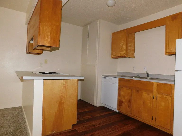 Gant Apartments — Photo 26