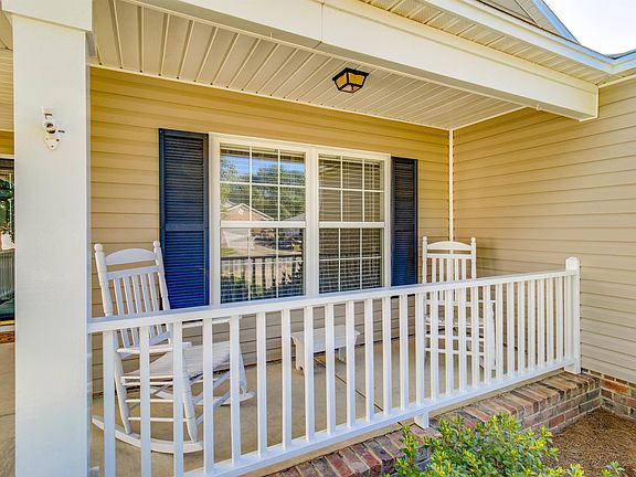 4th image of 284 Timbermill Dr