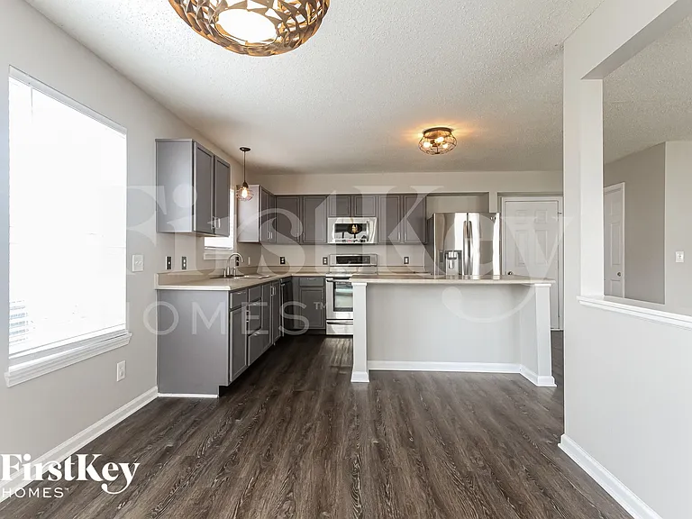 8114 Grove Berry Dr — Photo 4