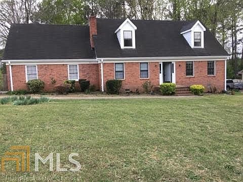 2nd image of 381 Clubland Cir SE