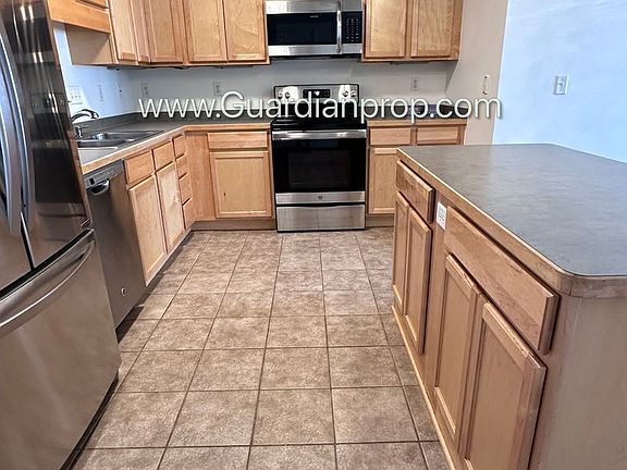 5th image of 619 8th St SE Unit 204