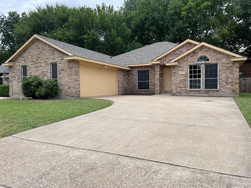 1st image of 929 Pecan Trl