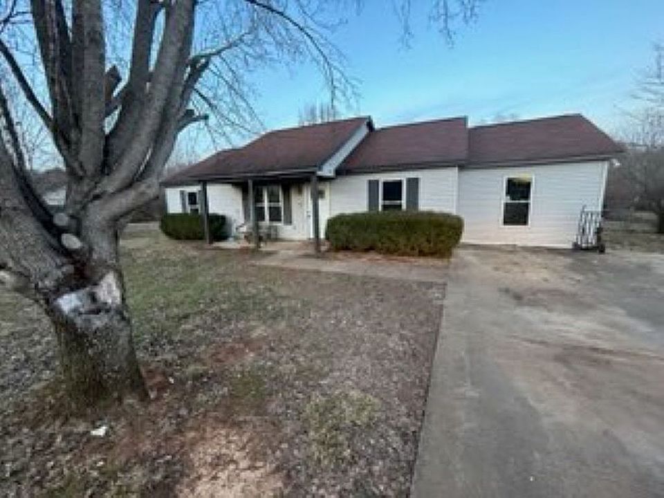 1st image of 135 Cassia Dr